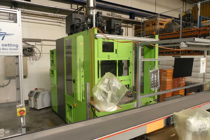 ENGEL Insert 500V/160 Rotary Vertikal-Spritzgießmaschine